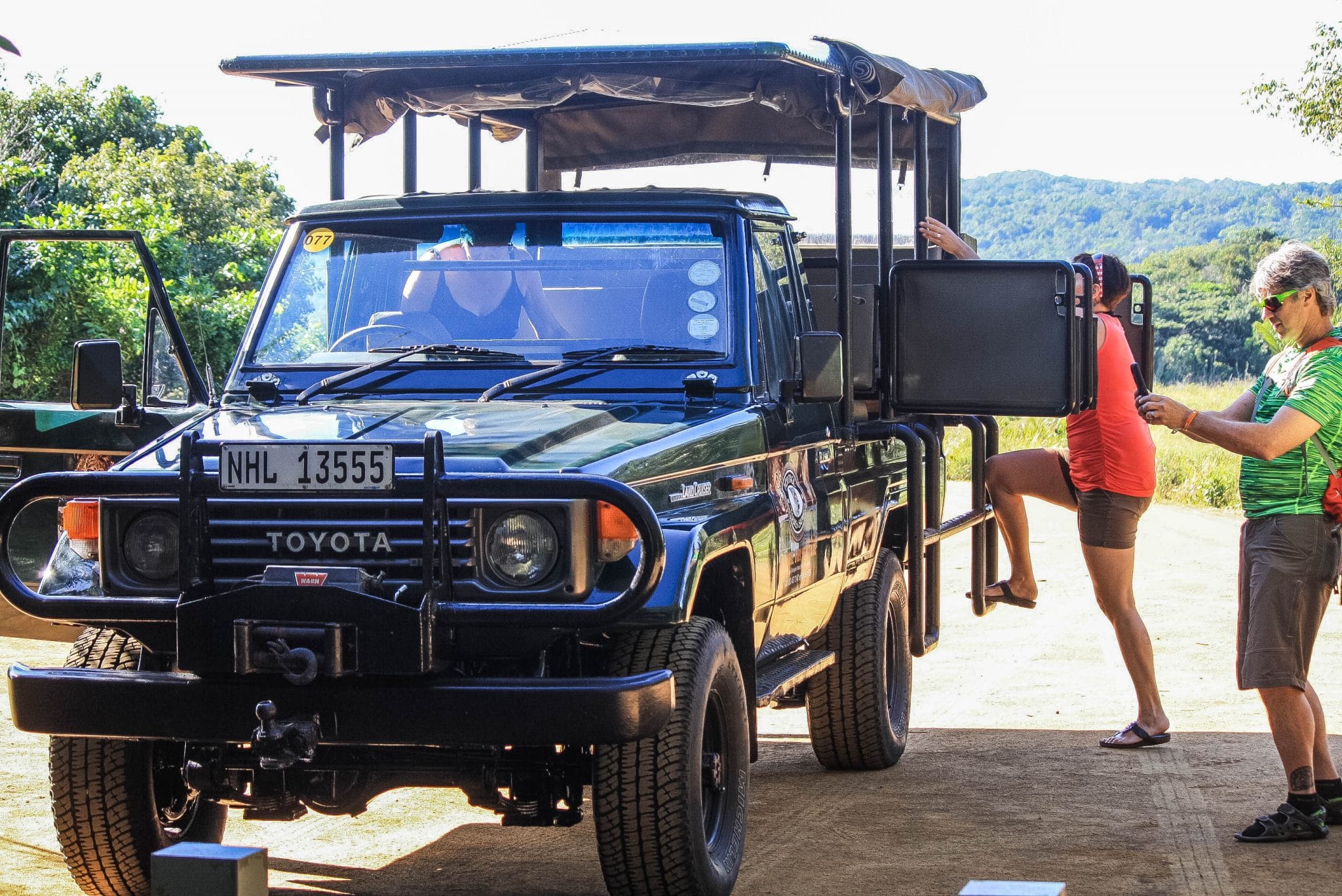 what is a safari game drive vehicle