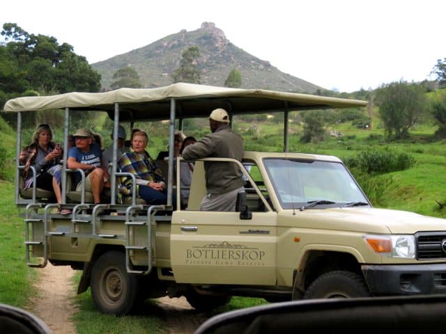 CAPE TOWN SAFARI AND ACCOMMODATION
